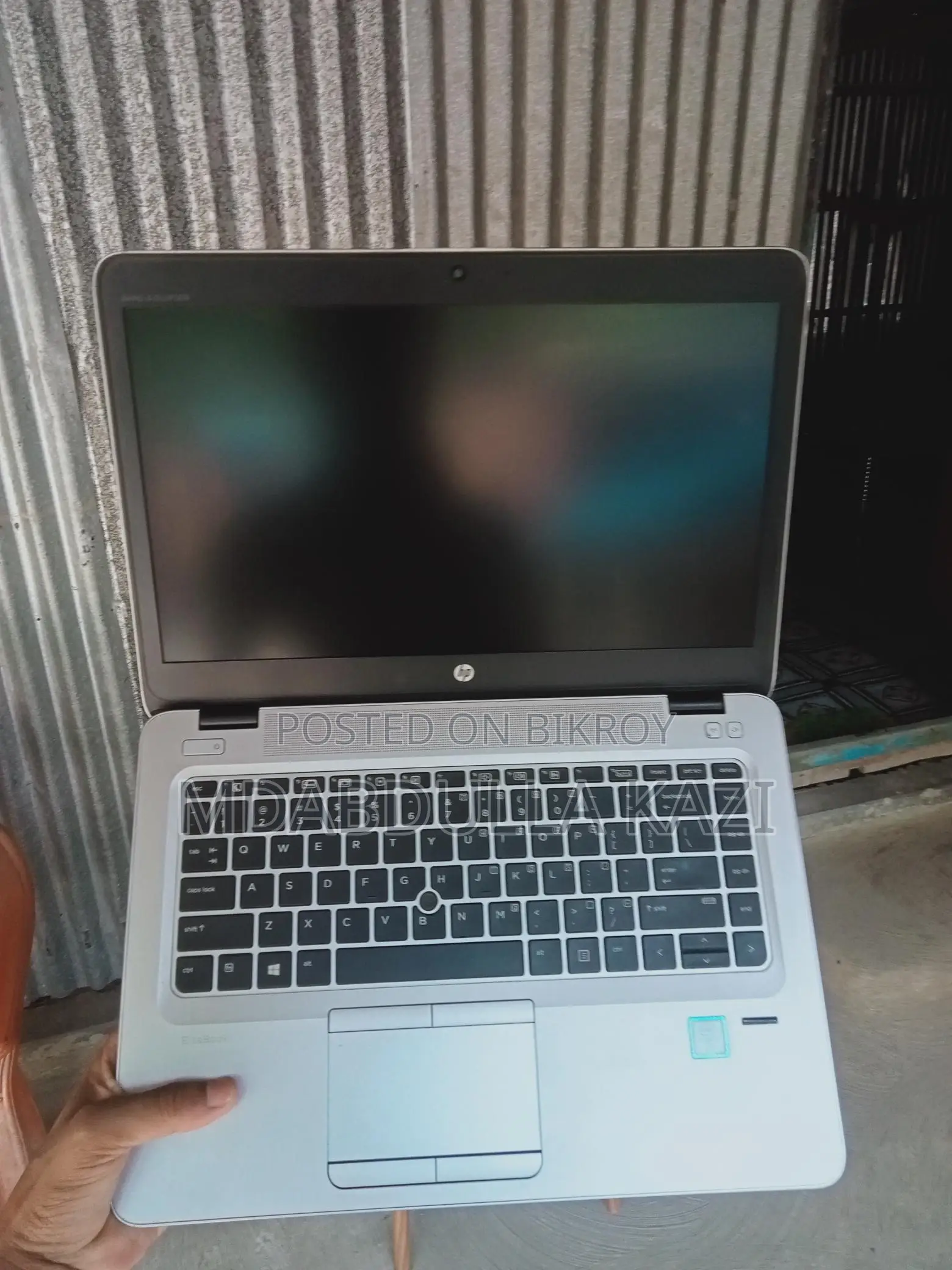 Single-Handedly Used Laptop