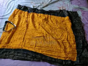 সেট সহ স্কার্ট