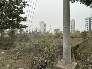 বসুন্ধরা এন ব্লকে ৩ কর্নার প্লট সেল হবে।