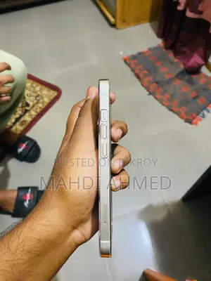 Apple iPhone 13 (Used)
