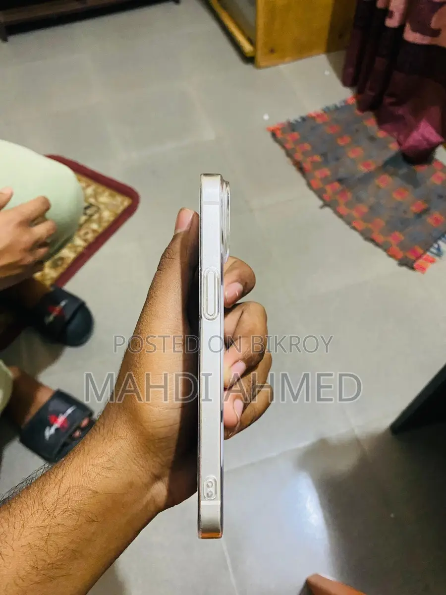 Apple iPhone 13 (Used)