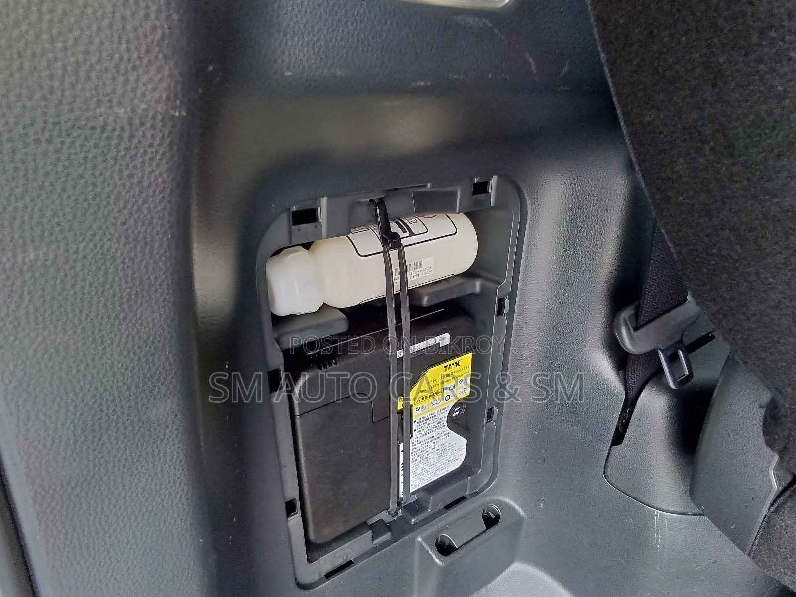 Toyota Noah Non Hybrid X Grey 2022