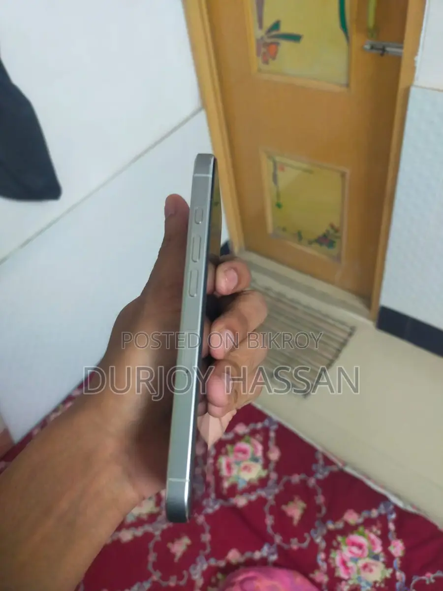 Apple iPhone 16 Pro (Used)