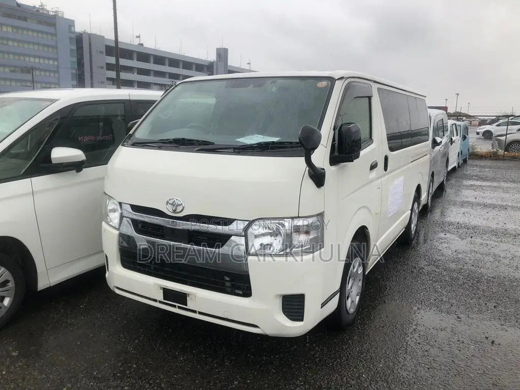 Toyota Hiace GL Dual AC White 2021