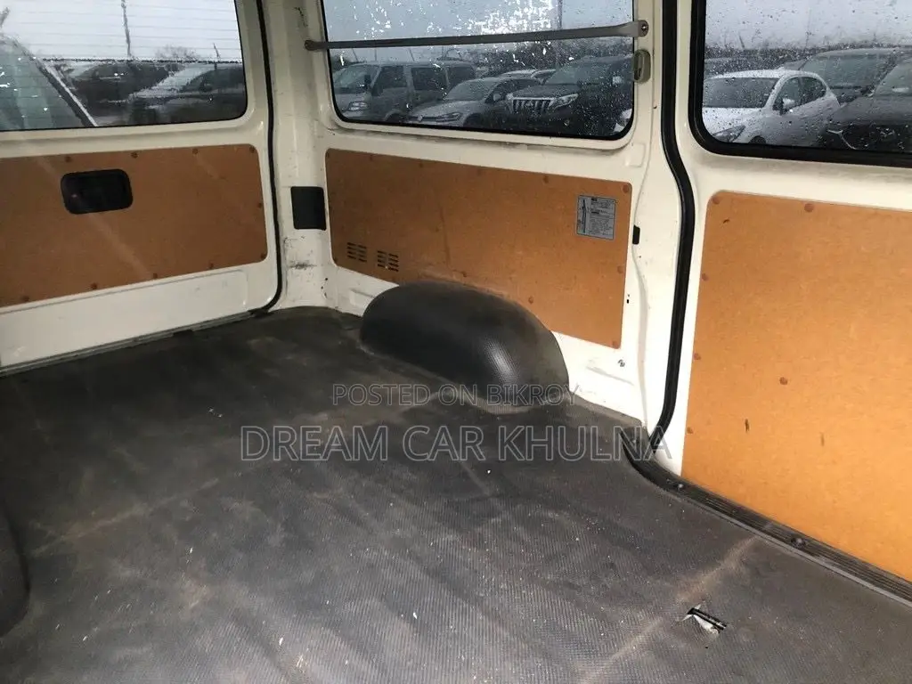 Toyota Hiace GL Dual AC White 2021