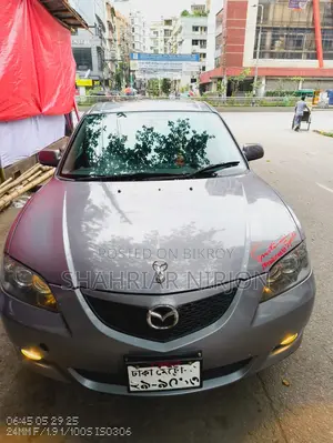 Mazda Axela . 2005