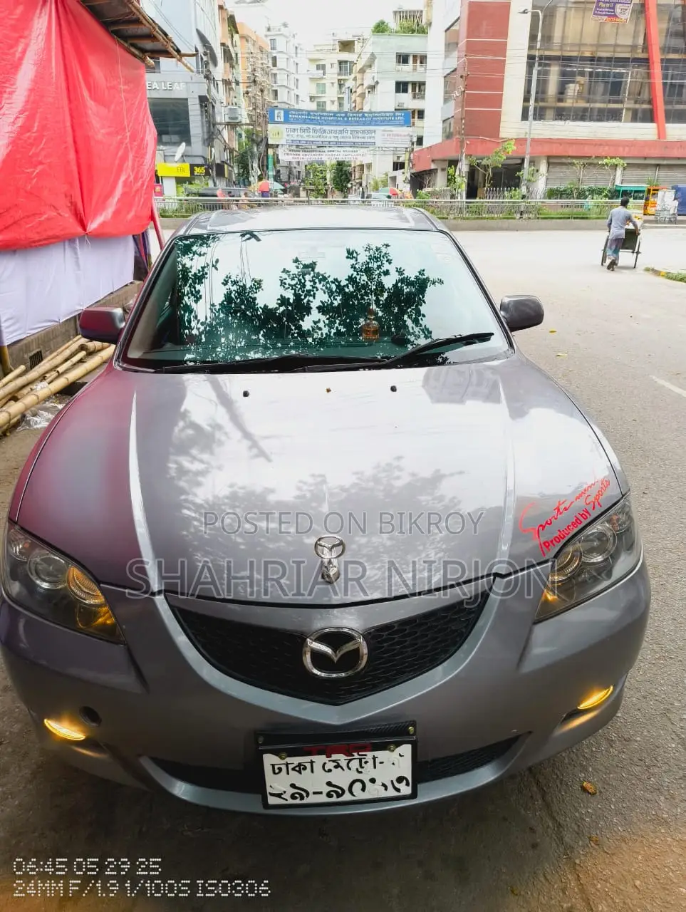 Mazda Axela . 2005