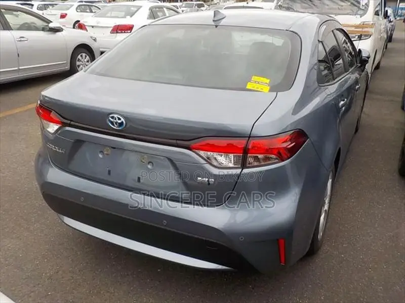 Toyota Corolla HYBRID S 2021