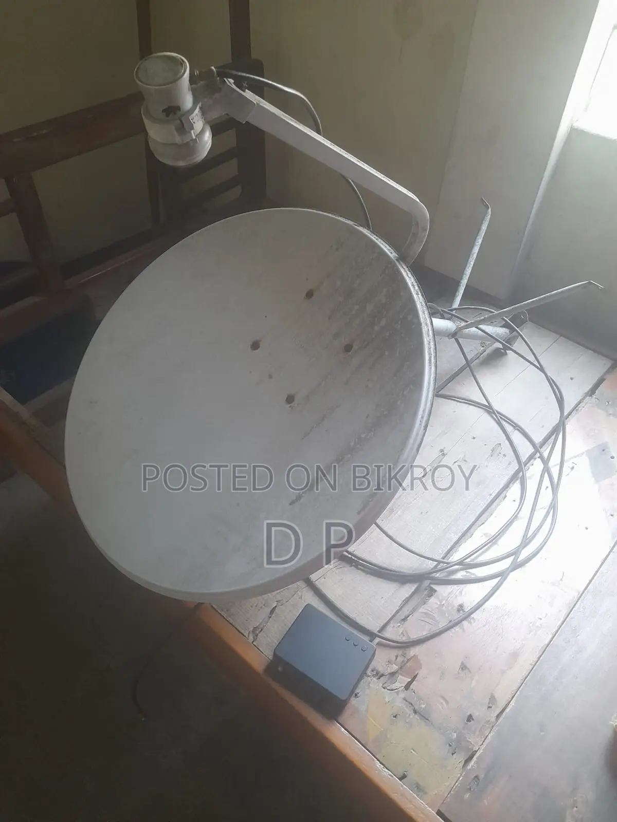 আকাশ সেটপ বক্স সহ।