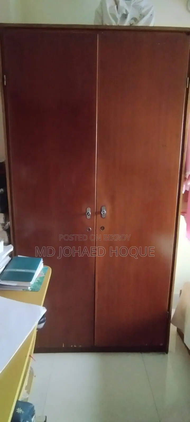 আলমারিটা বিক্রি করব