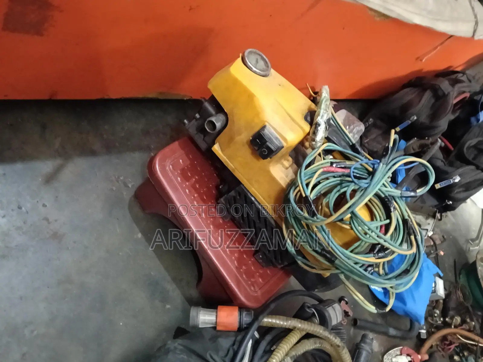 AC Servicing Pump
