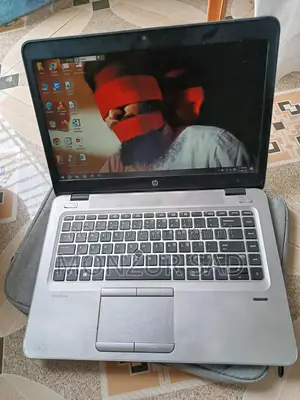 একটি ল্যাপটপ বিক্রি করা হবে।