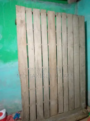 মজবুত চৌকি