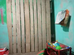 মজবুত চৌকি
