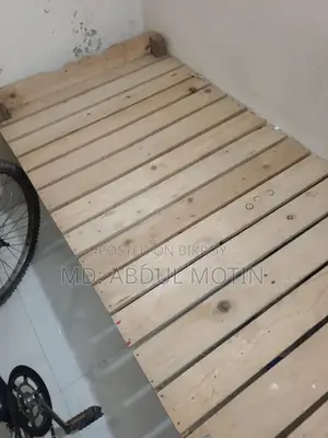 কেরশিন কাঠের তৈরিকৃত চকি
