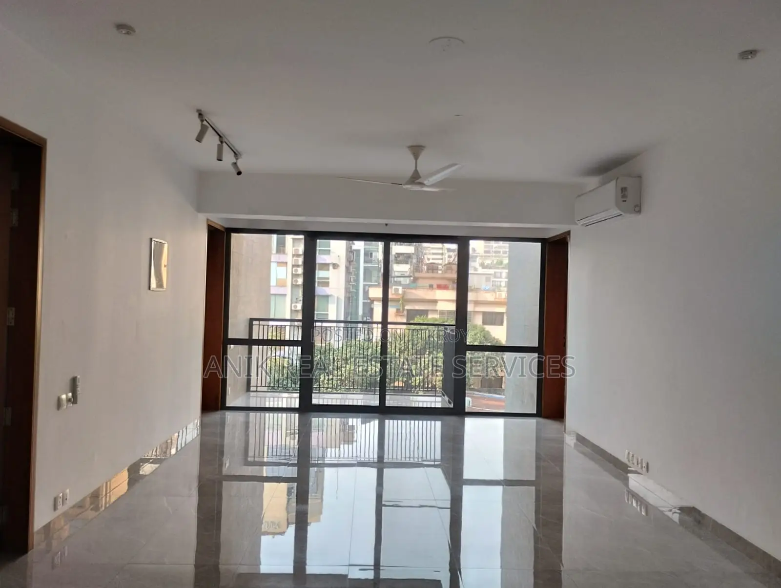 Modern 4 Bedroom Semi Farnised Flat Rent At Banani