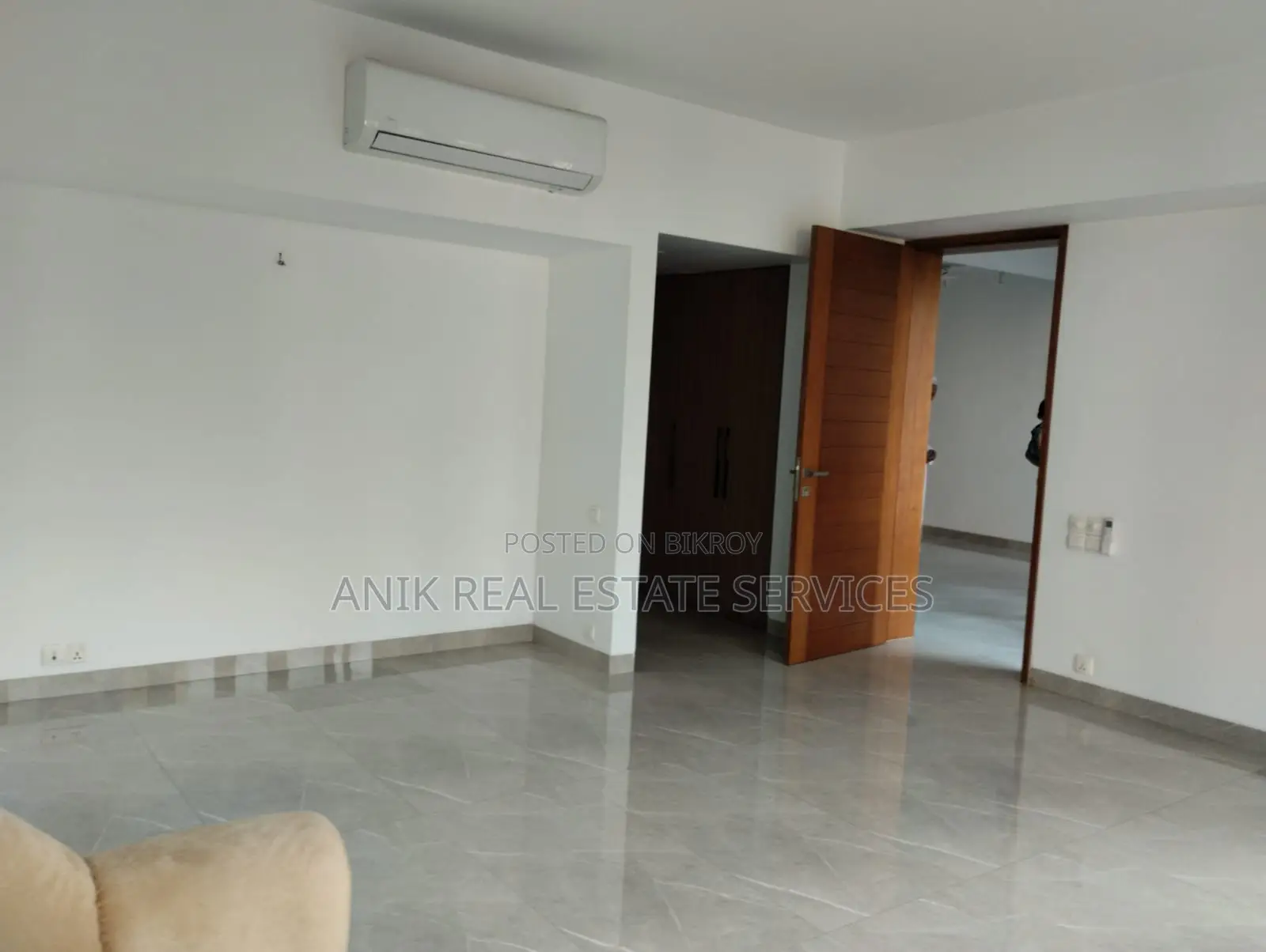 Modern 4 Bedroom Semi Farnised Flat Rent At Banani