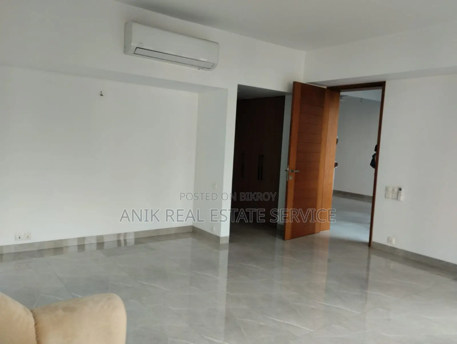 Modern 4 Bedroom Semi Farnised Flat Rent At Banani