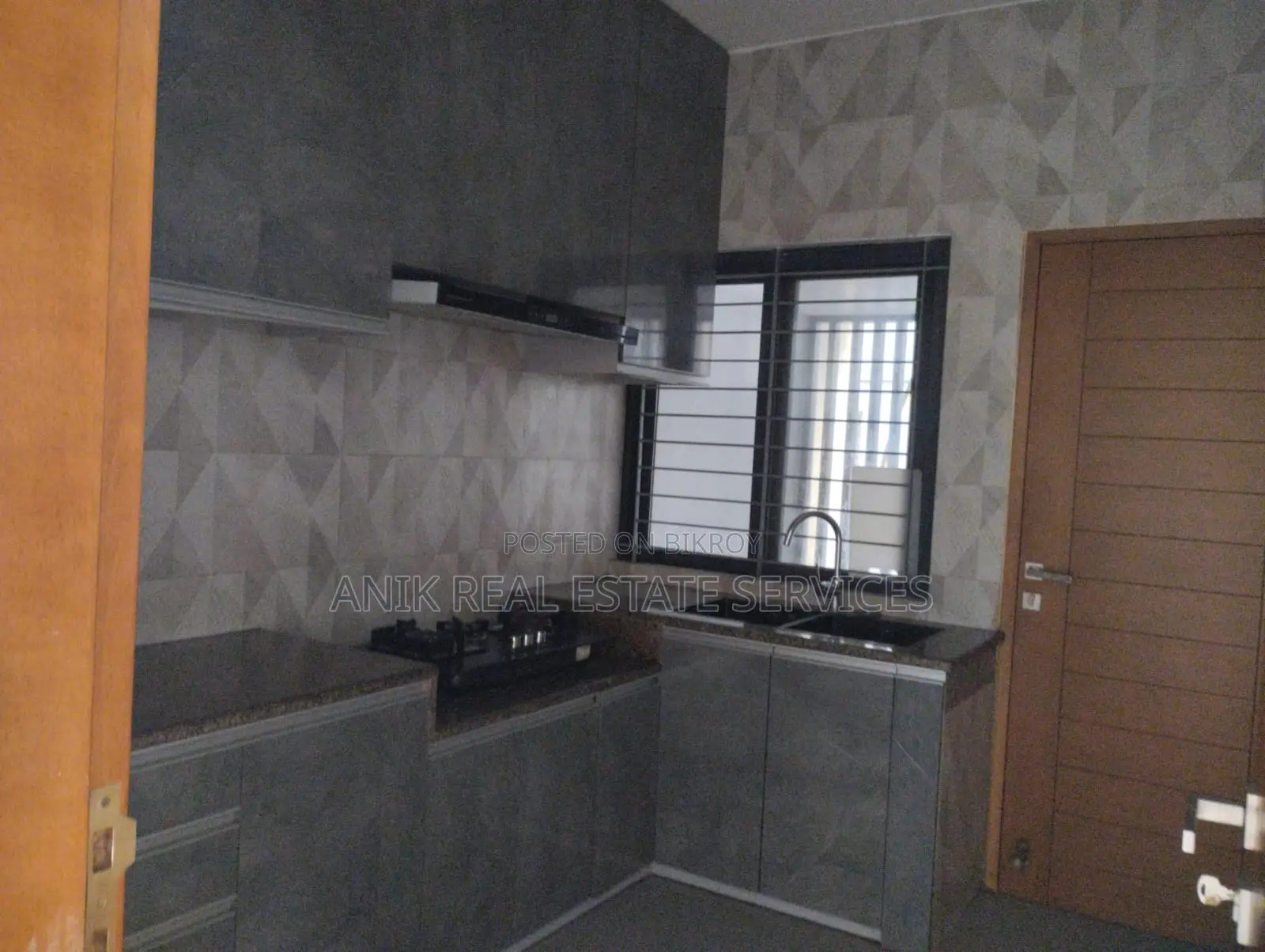 Modern 4 Bedroom Semi Farnised Flat Rent At Banani