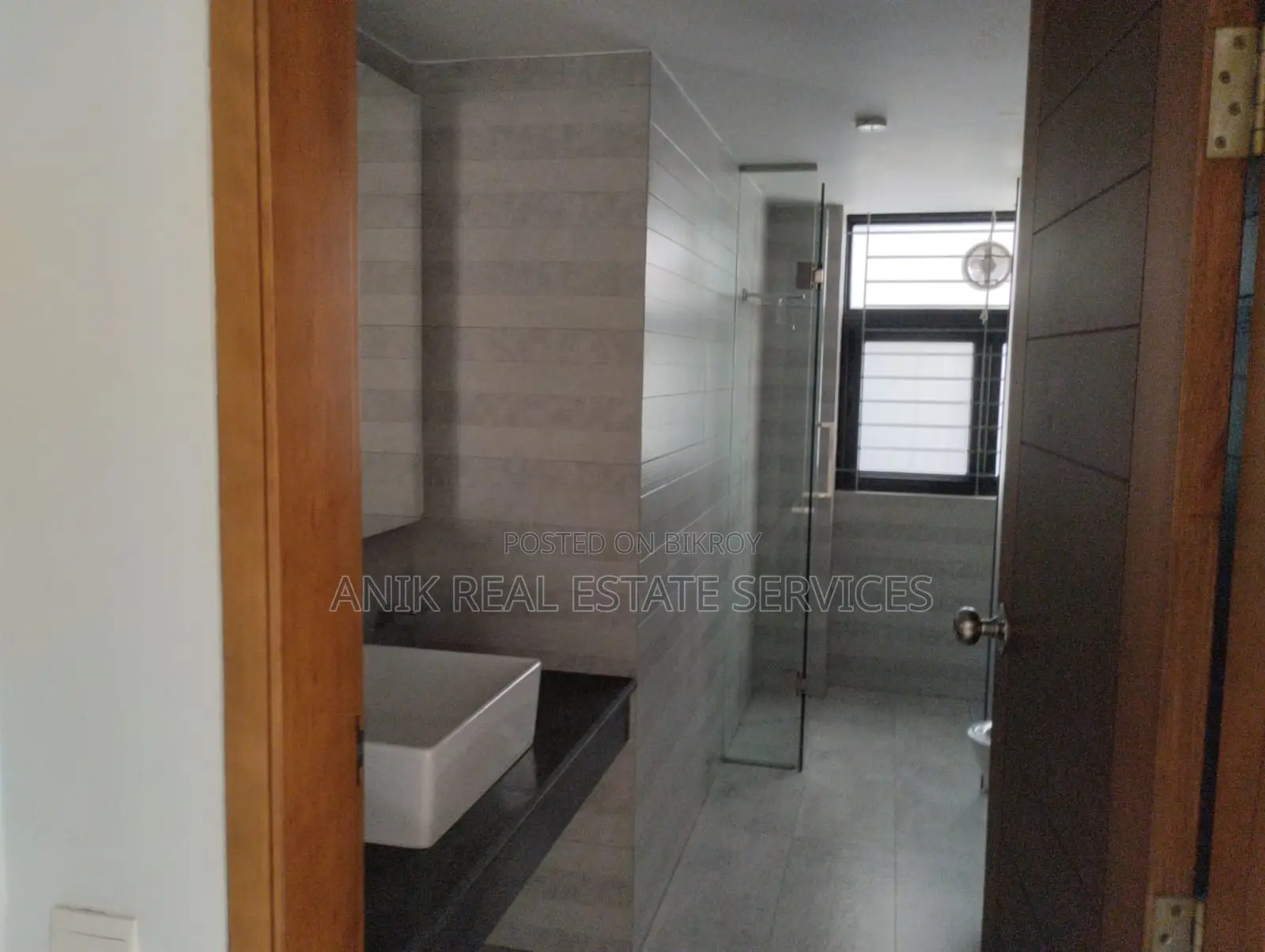 Modern 4 Bedroom Semi Farnised Flat Rent At Banani