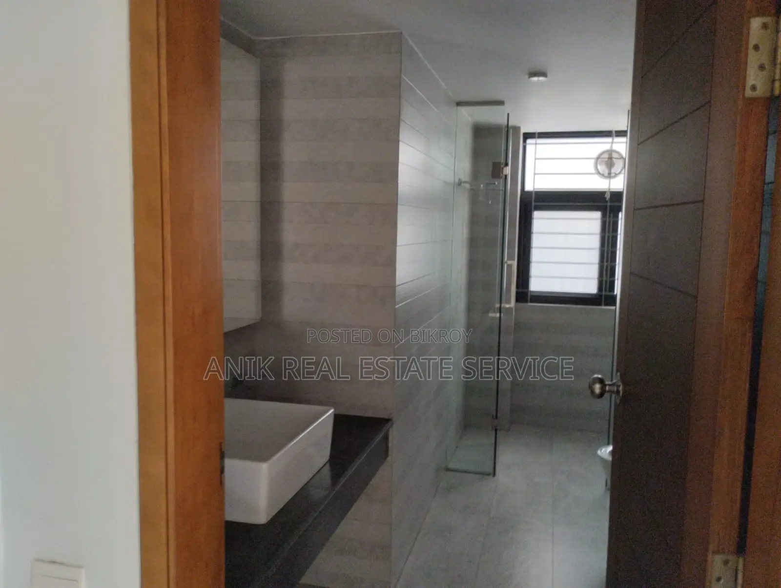 Modern 4 Bedroom Semi Farnised Flat Rent At Banani