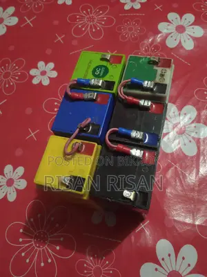 ১২ ভোল্ট ১০ এম্পিয়ার ২ ছেট ব্যটারি