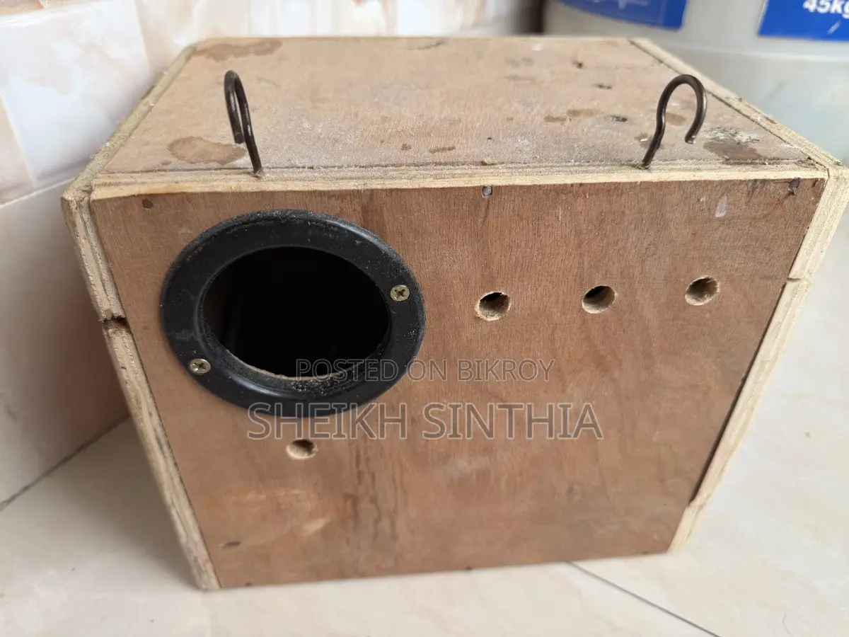 লাভ বার্ড ব্রিডিং বক্স