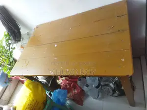 টেবিল
