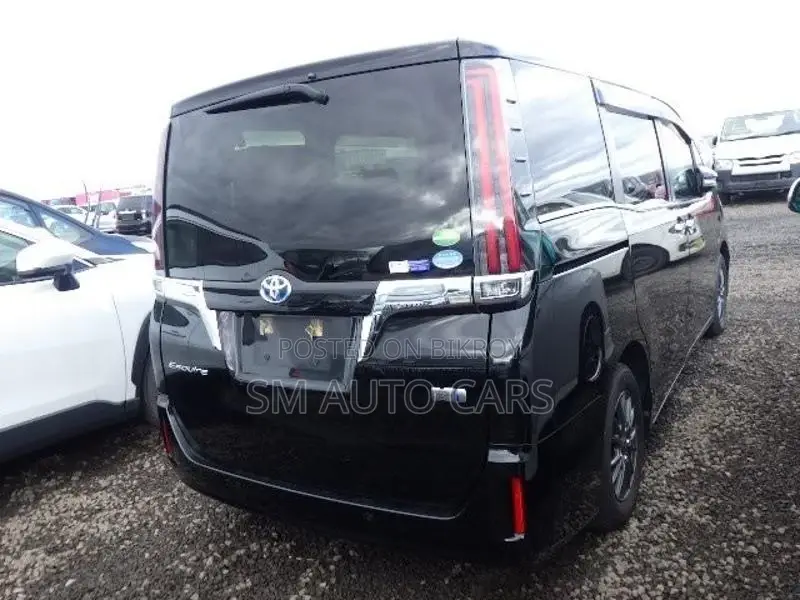 Toyota Esquire Hybrid Gi Black 2021