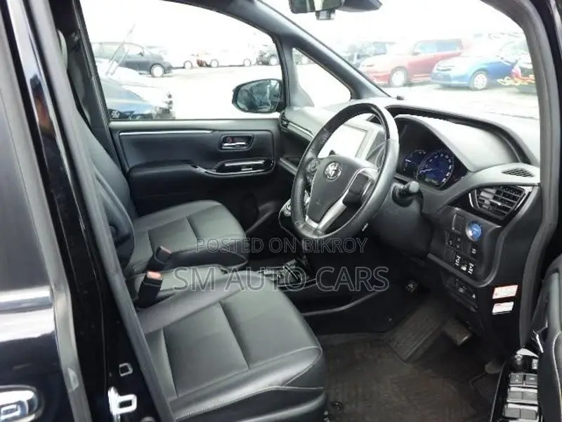 Toyota Esquire Hybrid Gi Black 2021