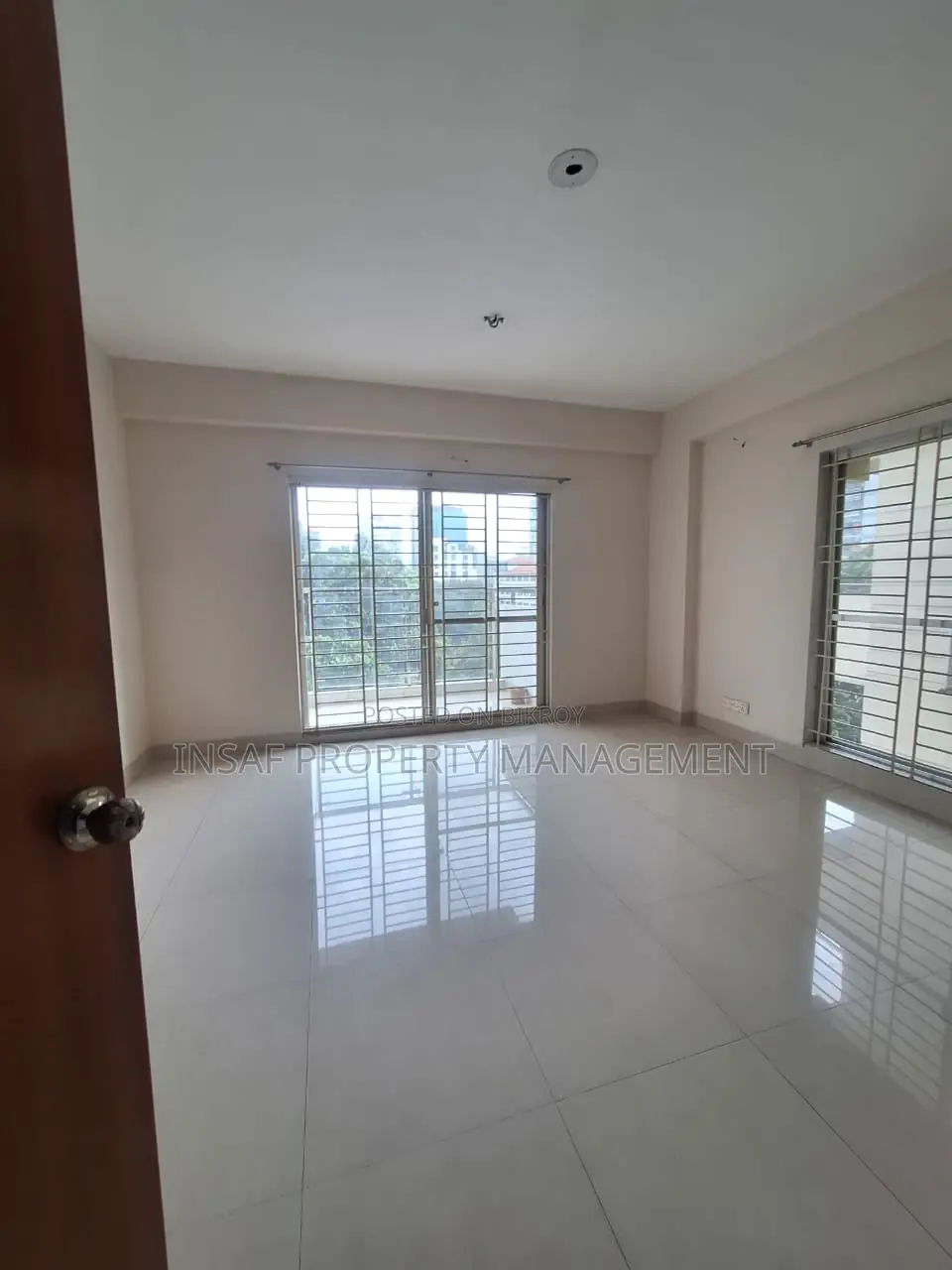 3200Sqft Nice Apartment Sale Corner Building Facing South East 4Bed 4Bath