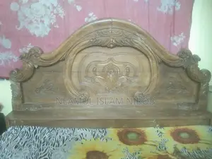 পুরাতন একটি খাট বিক্রি করা হবে
