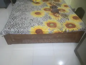পুরাতন একটি খাট বিক্রি করা হবে