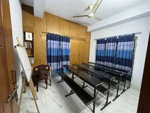 লোহার বেঞ্চ