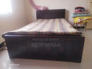 একটি সিঙ্গেল খাট বিক্রি করা হবে