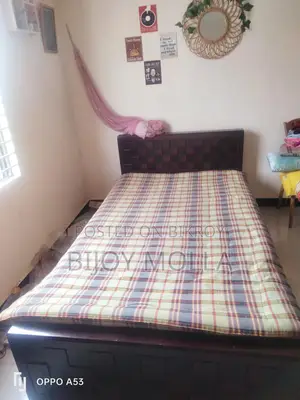একটি সিঙ্গেল খাট বিক্রি করা হবে