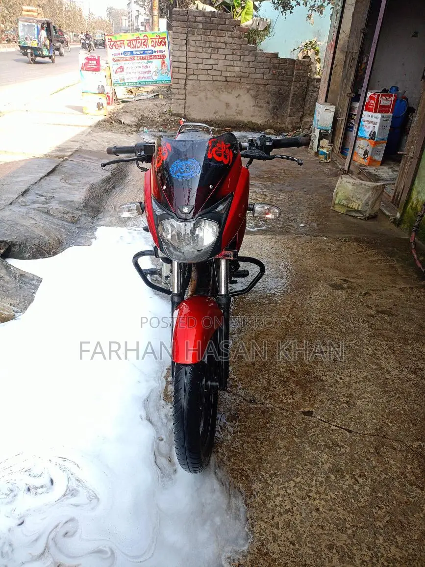 Bajaj Pulsar 150 . 2012