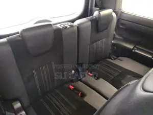 Toyota Esquire Hybrid 2020