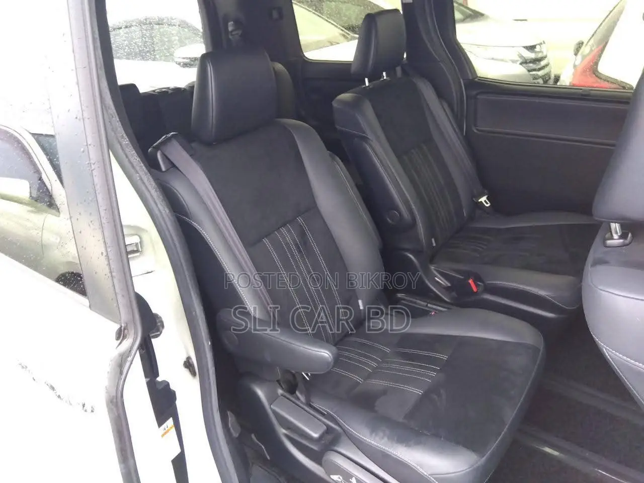 Toyota Esquire Hybrid 2020