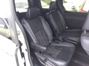 Toyota Esquire Hybrid 2020