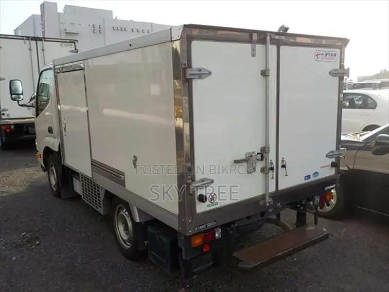Toyota Dyna Freezer... 2021