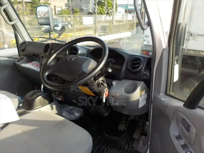 Toyota Dyna Freezer... 2021