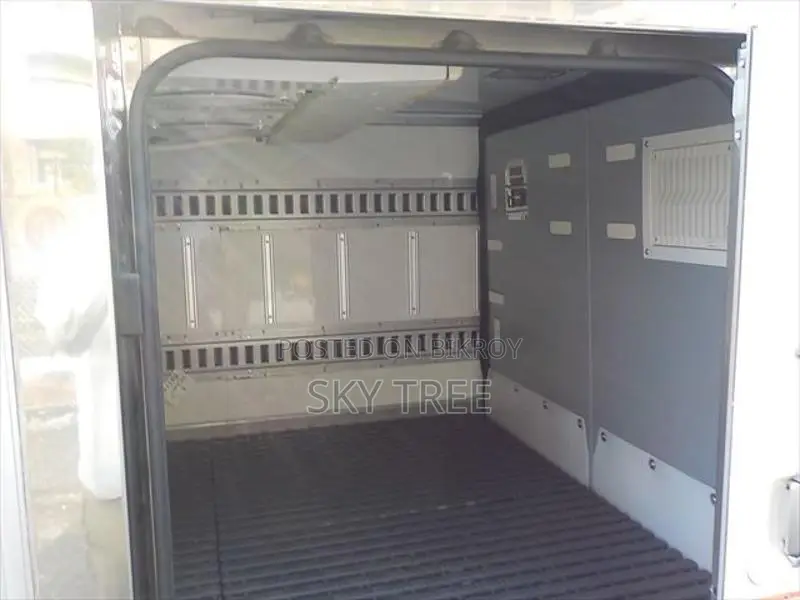 Toyota Dyna Freezer... 2021