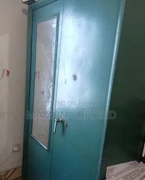 স্টিল আলমারি অনেক মজবুত