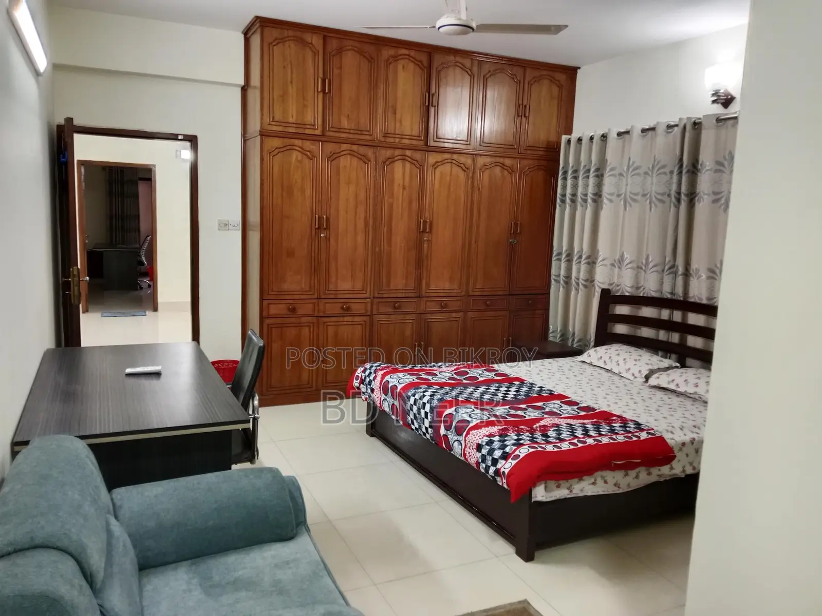 গুলশান-২ উত্তর পাশে সুন্দর ৩২০০ বর্গফুটের ৪ বেডরুমের অ্যাপার্টমেন্ট ভাড়া