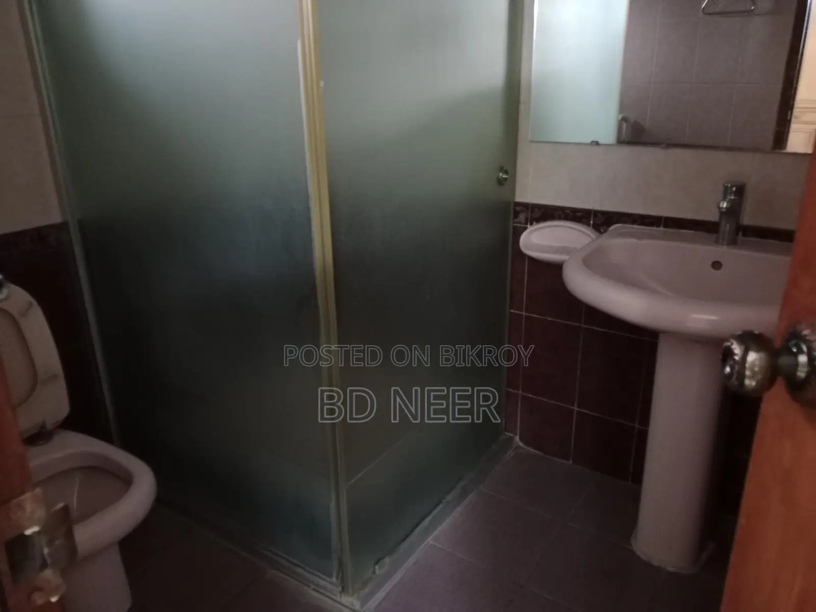 গুলশান-২ উত্তর পাশে সুন্দর ৩২০০ বর্গফুটের ৪ বেডরুমের অ্যাপার্টমেন্ট ভাড়া