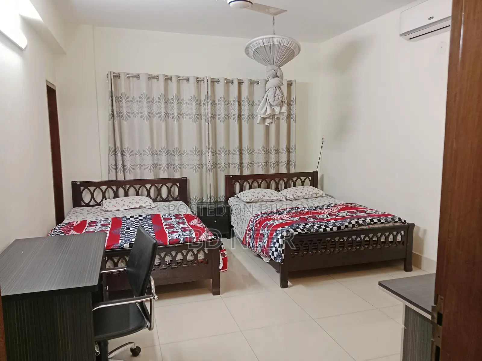 গুলশান-২ উত্তর পাশে সুন্দর ৩২০০ বর্গফুটের ৪ বেডরুমের অ্যাপার্টমেন্ট ভাড়া