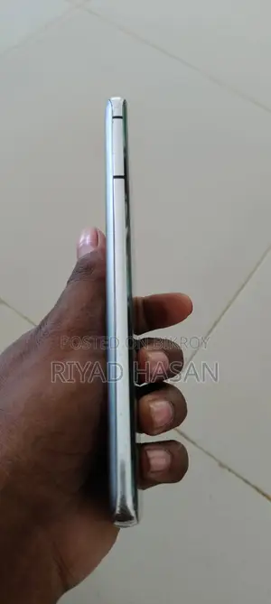 Samsung Galaxy S21 Ultra . (Used)