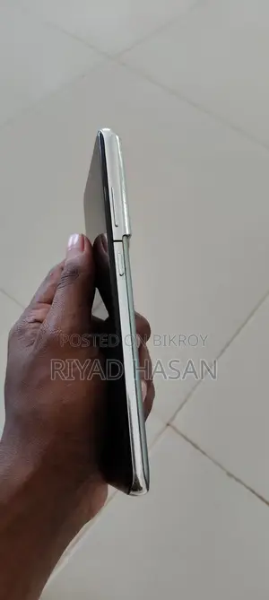 Samsung Galaxy S21 Ultra . (Used)