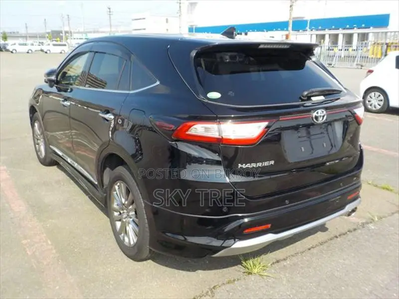 Toyota Harrier Premium-Pack 2020